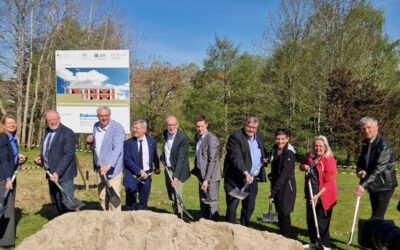 Neue Wohnungen: Erster Spatenstich in Schleswig